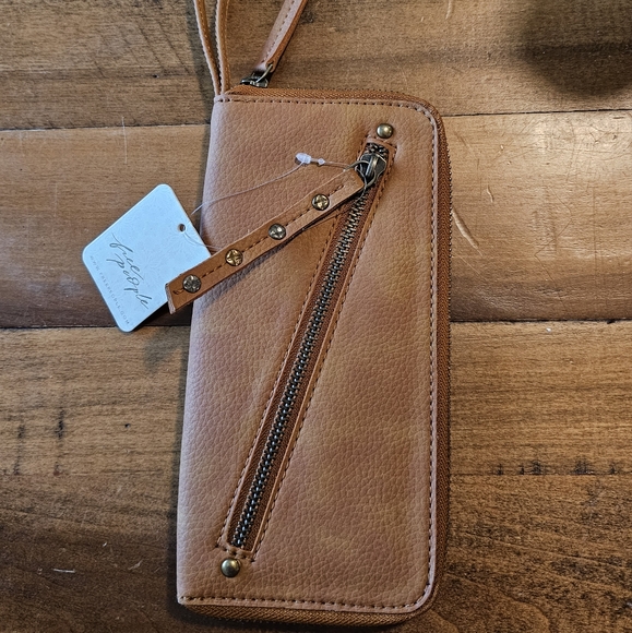 NWT Free People 100% Recyclable Wallet - Picture 2 of 11
